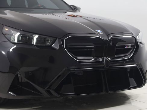 Used 2025 BMW M5 w/ Executive Package image 69