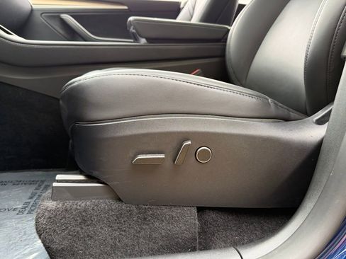 Used 2024 Tesla Model Y Long Range image 27