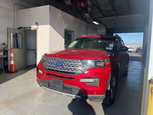 Used 2020 Ford Explorer Limited w/ Class III Trailer Tow Package image 1