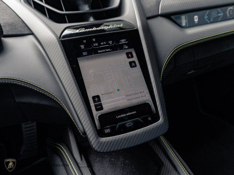Used 2025 Lamborghini Revuelto AWD/4WD image 17