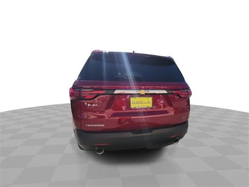 Used 2023 Chevrolet Traverse LT image 7