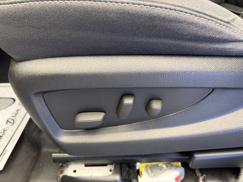 Used 2015 Chevrolet Suburban 4WD image 14