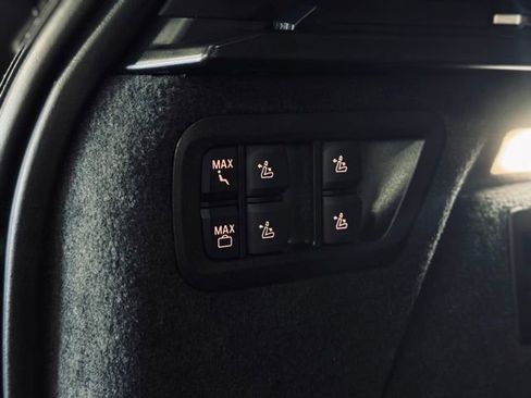 Certified 2025 BMW X7 M60i image 11