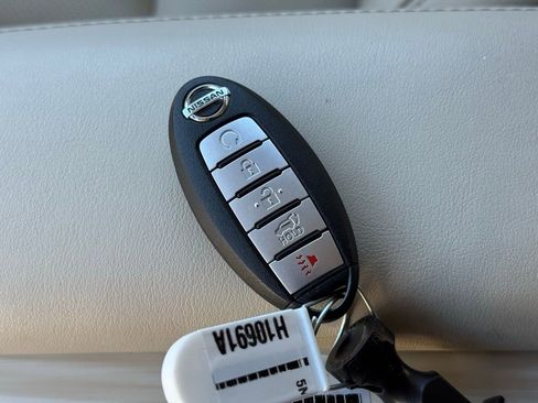 Used 2018 Nissan Murano SL image 39