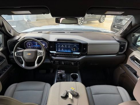 Used 2024 Chevrolet Silverado 1500 LTZ RWD image 20