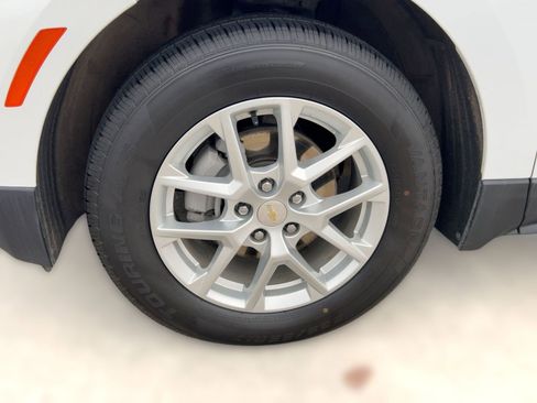 Used 2024 Chevrolet Equinox LT image 11