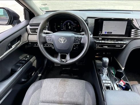 Used 2025 Toyota Camry LE FWD image 17