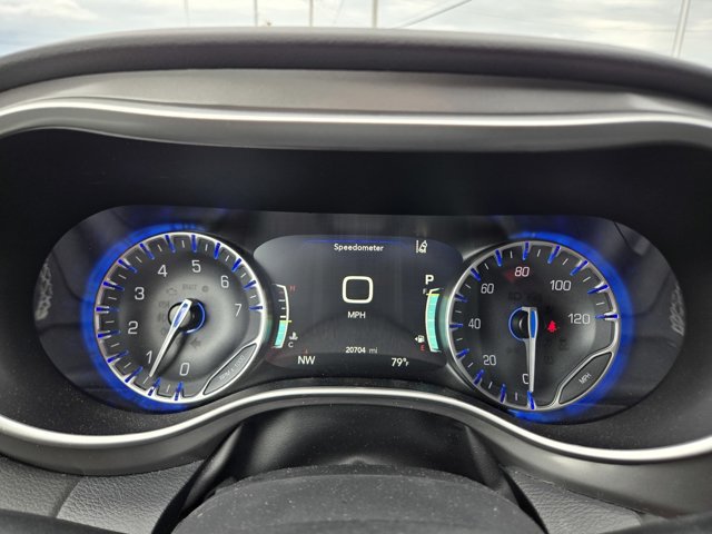 Used 2026 Chrysler Pacifica Select FWD image 26