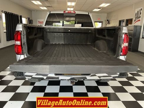 Used 2017 GMC Sierra 1500 SLE w/ SLE Value Package AWD/4WD image 30