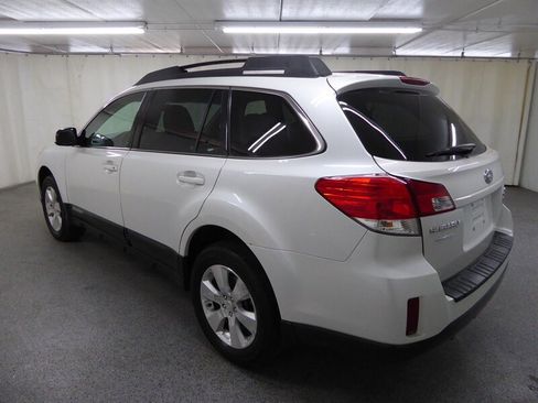 Used 2010 Subaru Outback 3.6R Premium image 5