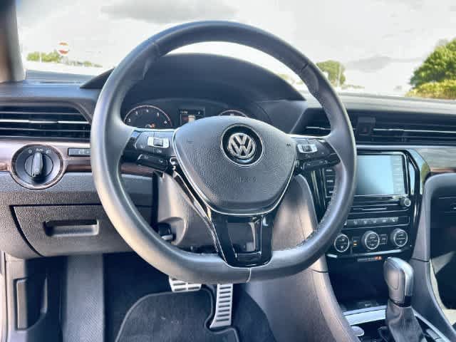 Used 2022 Volkswagen Passat 2.0T FWD image 17