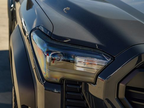 New 2026 Toyota Tacoma TRD Off-Road AWD/4WD image 9