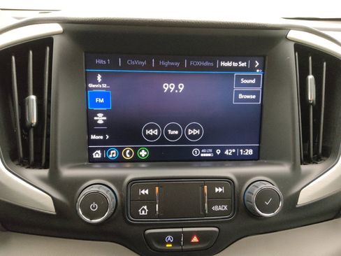 Used 2023 GMC Terrain SLT image 25