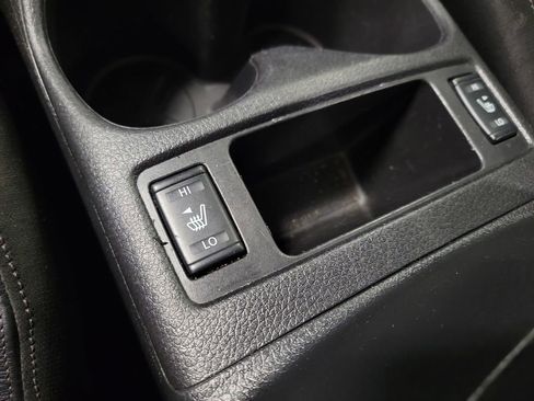 Used 2020 Nissan Rogue Sport SV w/ Technology Package FWD image 16