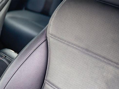 Used 2025 Mercedes-Benz C 300 4MATIC Sedan image 28