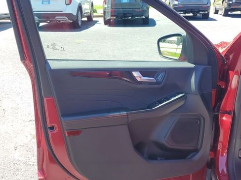 Used 2025 Ford Escape ST-Line FWD image 15