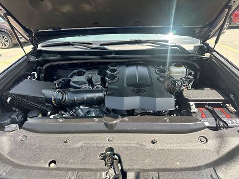 Used 2016 Toyota 4Runner Limited AWD/4WD image 38