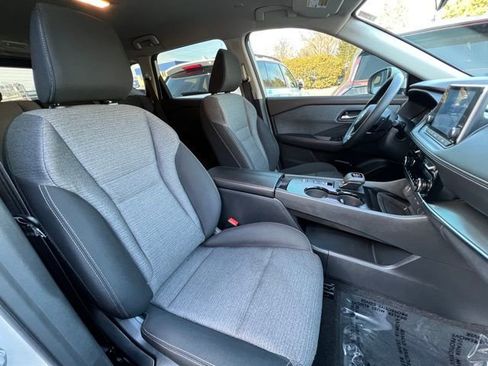 Used 2022 Nissan Rogue SV image 26