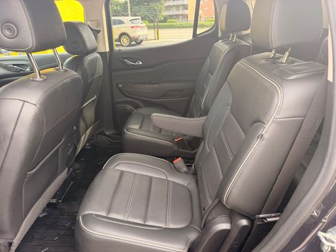 Used 2021 GMC Acadia Denali w/ Denali Technology Package FWD image 15