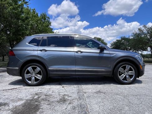 Used 2018 Volkswagen Tiguan SEL Premium FWD image 14
