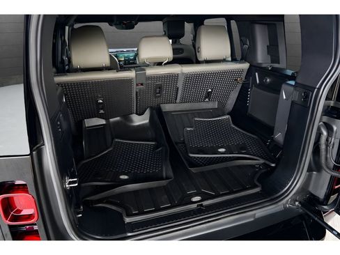 Used 2022 Land Rover Defender 110 XS Edition AWD/4WD image 71