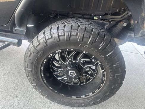Used 2018 Jeep Wrangler Unlimited Sport S AWD/4WD image 5