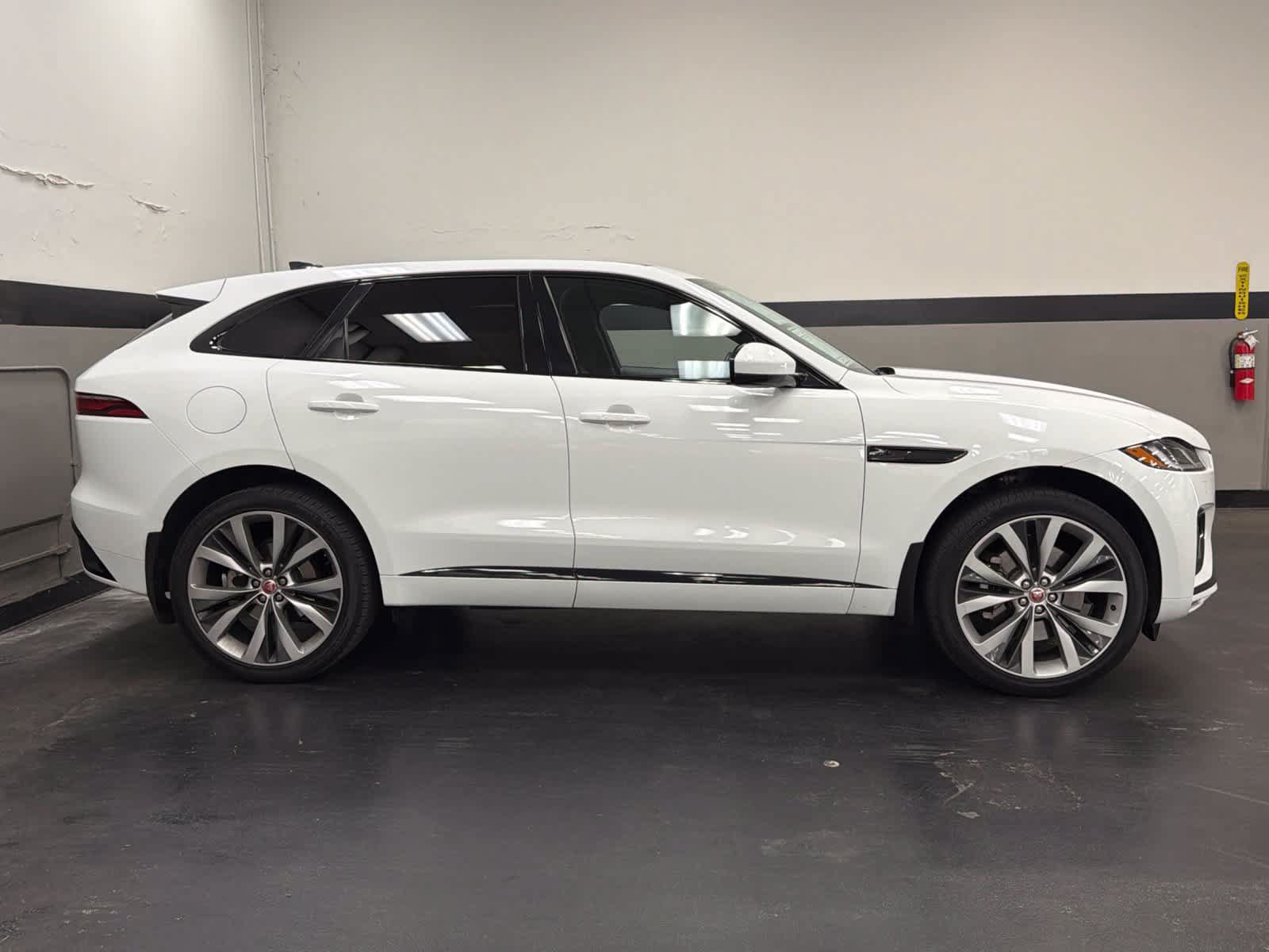 Used 2023 Jaguar F-PACE R-Dynamic S AWD/4WD image 3