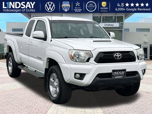 Used 2015 Toyota Tacoma 4x4 Access Cab V6 w/ TRD Sport Package image 1
