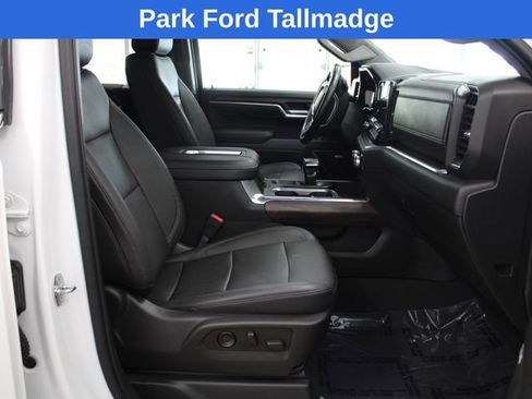 Used 2022 GMC Sierra 1500 SLT w/ SLT Convenience Package AWD/4WD image 24