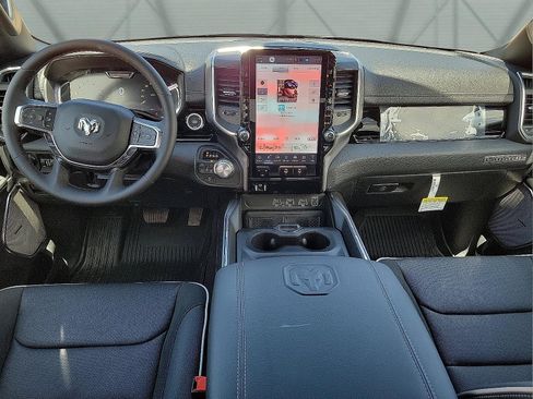 Used 2025 RAM 1500 Laramie AWD/4WD image 16