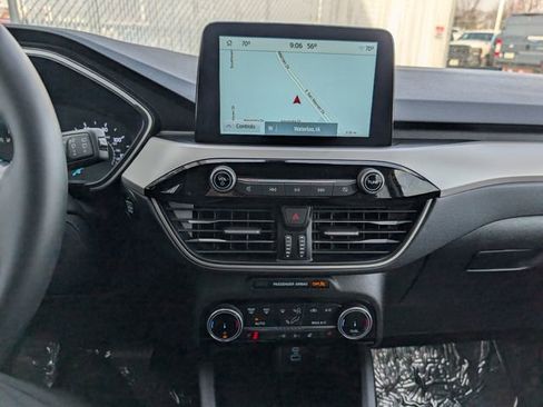 Used 2022 Ford Escape SE w/ Convenience Package image 3