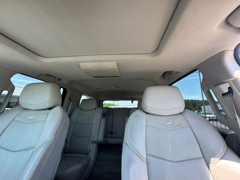 Used 2020 Cadillac Escalade Luxury RWD image 33