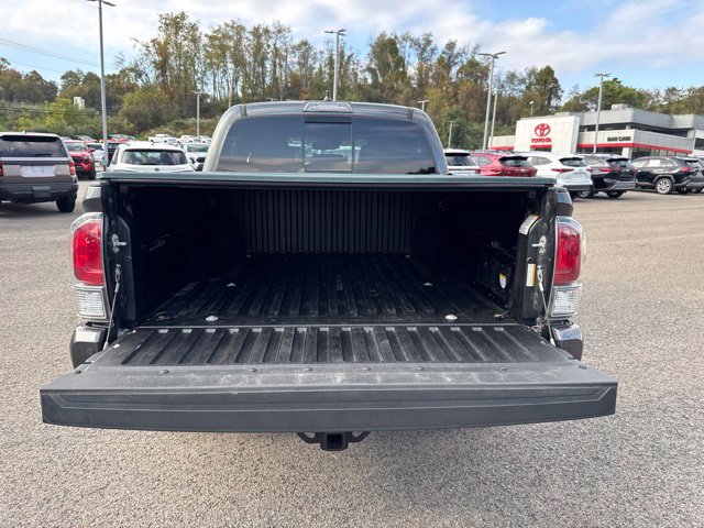 Used 2021 Toyota Tacoma TRD Off-Road w/ TRD Premium Off Road Package AWD/4WD image 21