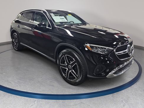 Used 2026 Mercedes-Benz GLC 300 4MATIC image 4
