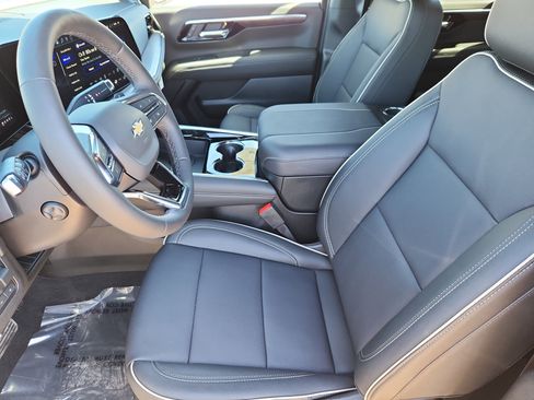 New 2026 Chevrolet Suburban Premier w/ Sun And Tow Package AWD/4WD image 7