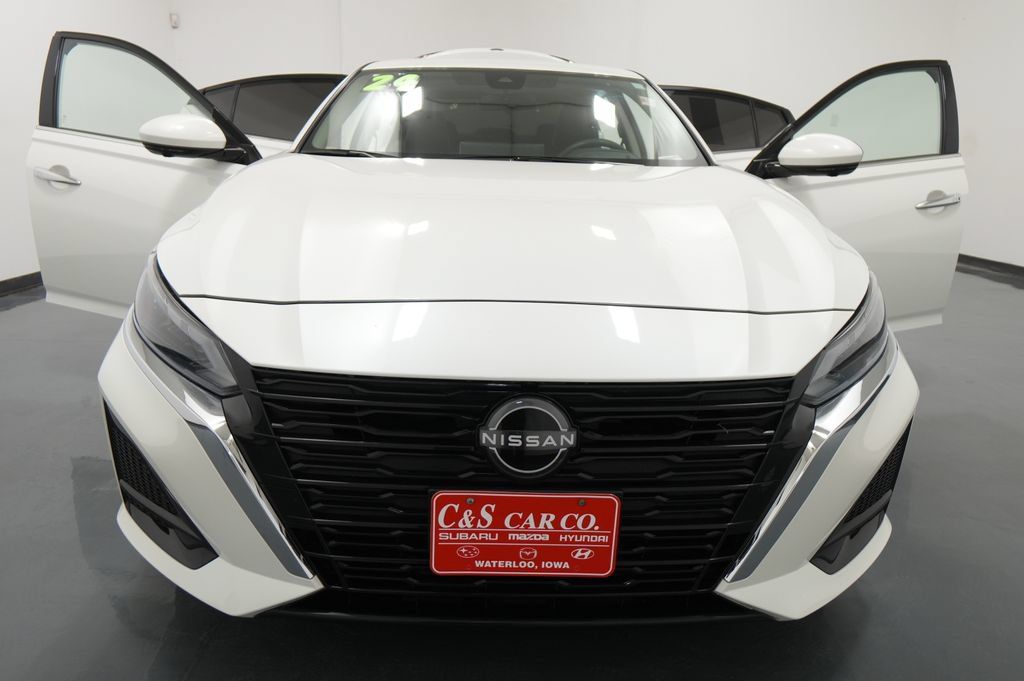 Used 2024 Nissan Altima 2.5 SL AWD/4WD image 28