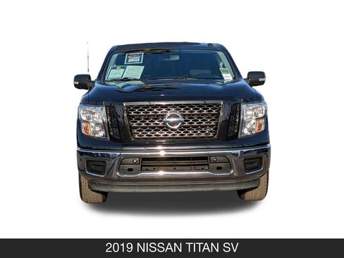 Used 2019 Nissan Titan SV w/ SV Convenience Package RWD image 4