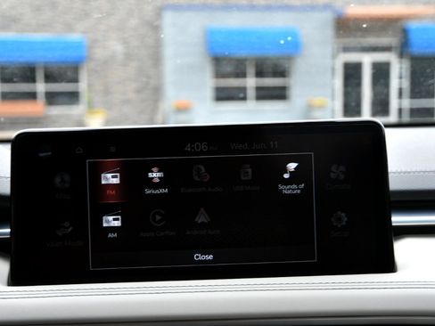 Used 2024 Genesis G70 2.5T image 21