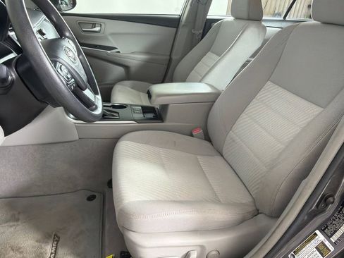 Used 2017 Toyota Camry LE image 9