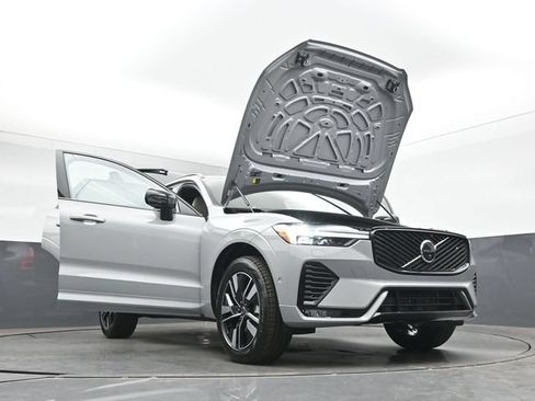 New 2026 Volvo XC60 B5 Plus w/ Protection Package Premier AWD/4WD image 55