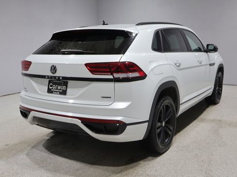 Used 2023 Volkswagen Atlas Cross Sport SEL R-Line AWD/4WD image 2