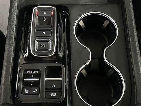 Used 2024 Honda Pilot Touring image 17