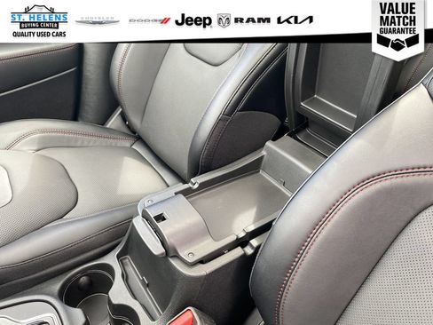 Used 2022 Jeep Cherokee Trailhawk w/ Sun, Sound & Nav Group AWD/4WD image 22