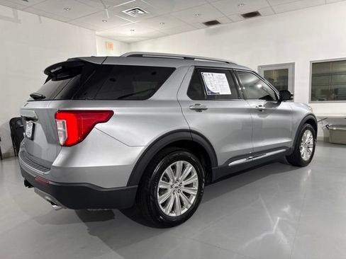 Used 2023 Ford Explorer Limited w/ Limited Technology Package RWD image 13