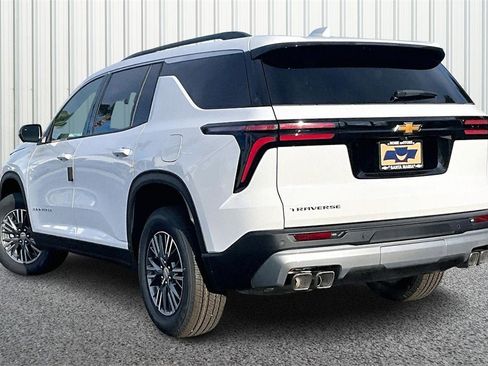 New 2026 Chevrolet Traverse LT w/ Driver Confidence Package image 8