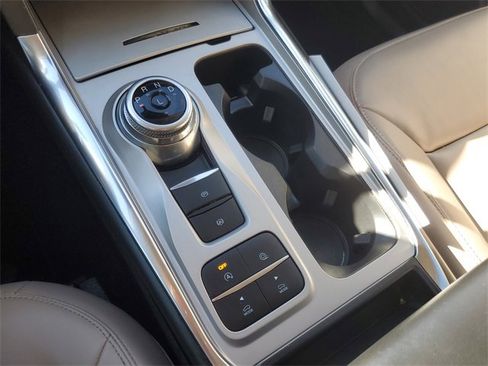 Used 2021 Ford Explorer XLT w/ Equipment Group 202A image 25