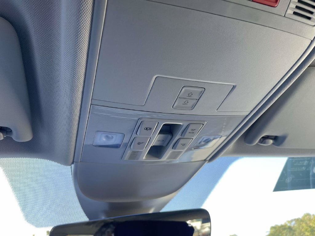 Certified 2026 Volkswagen Taos SE FWD image 28