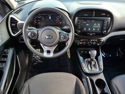 Used 2021 Kia Soul LX FWD image 12