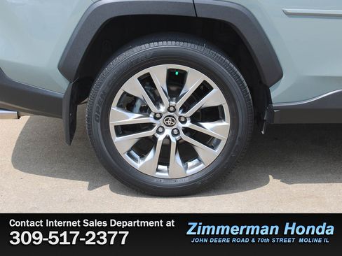 Used 2021 Toyota RAV4 XLE Premium AWD/4WD image 23