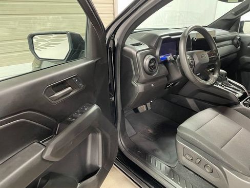 Used 2024 Chevrolet Colorado Trail Boss w/ Technology Package AWD/4WD image 10
